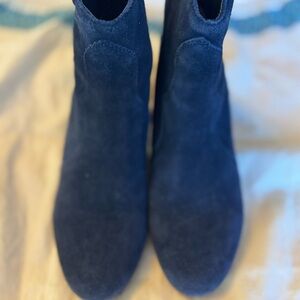 Women's Suede Ankle Boots - Navy